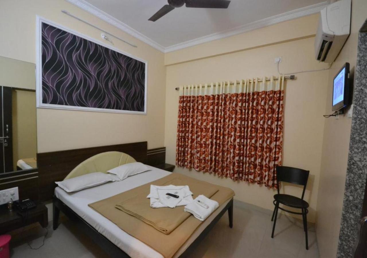 Hotel Yogiraj Shirdi Buitenkant foto