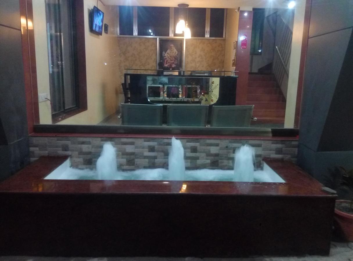 Hotel Yogiraj Shirdi Buitenkant foto