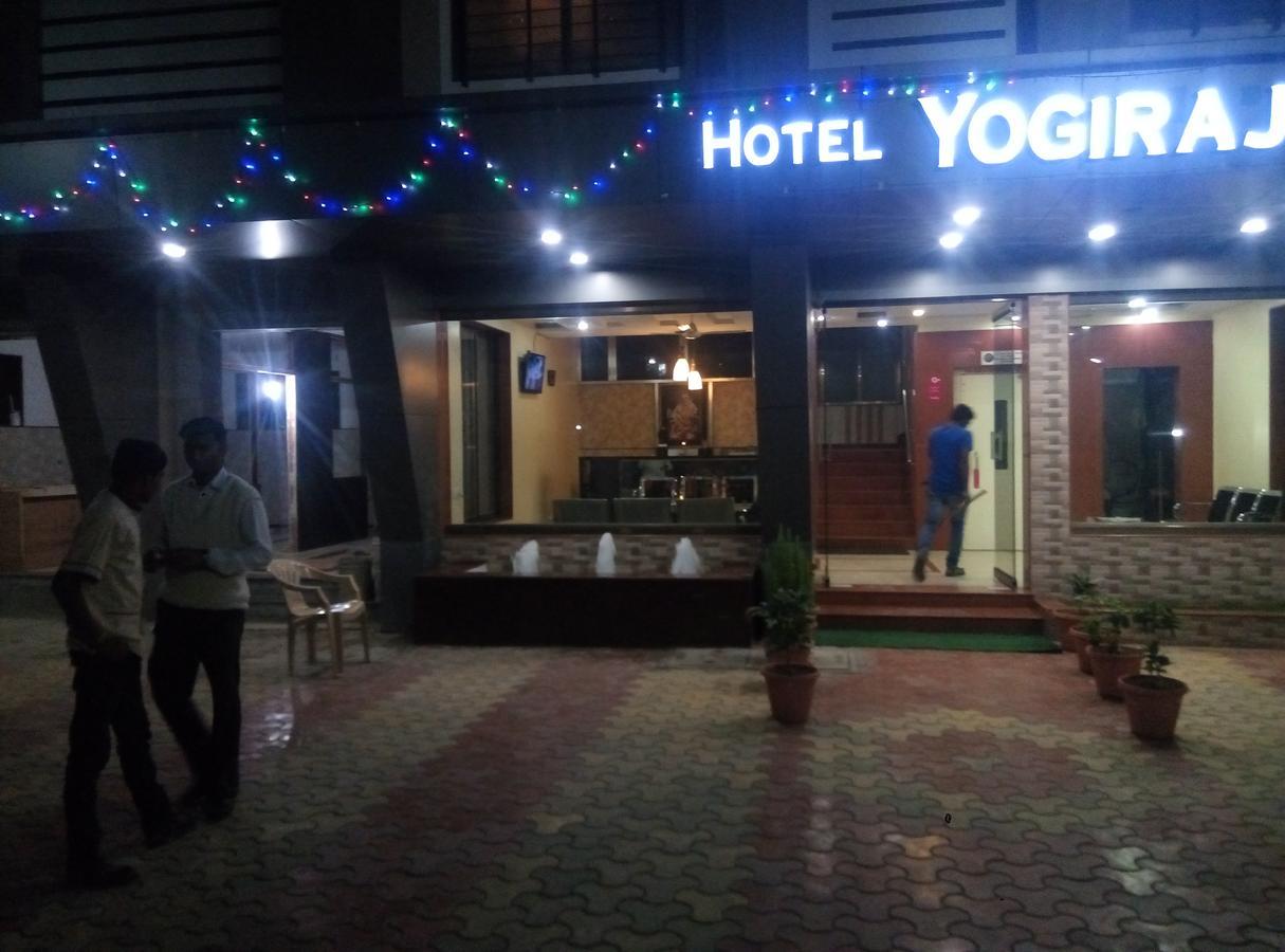 Hotel Yogiraj Shirdi Buitenkant foto